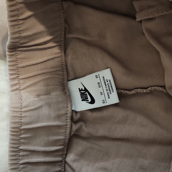 💲⏬️Nike Sportswear joggers XS - Picture 4 of 5